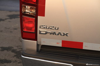 2015款江西五十铃D-MAX2.5T手动两驱豪华