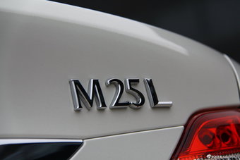 2012款英菲尼迪M25L