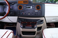 2015款福特E350黄金版