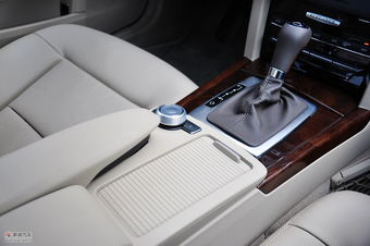 2011款奔驰E200 CGI优雅型空间