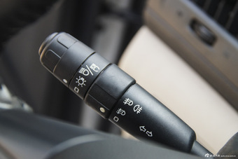 2014款风神A30 1.5L手动智驱智尚型