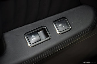 2012款奔驰E级实拍