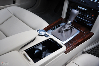2011款奔驰E200 CGI优雅型空间