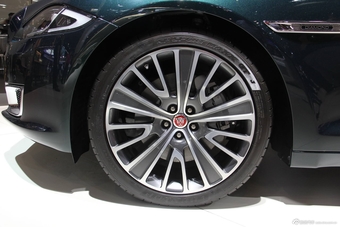 2016北京车展实拍：捷豹XJL