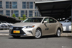 2015款雷克萨斯ES 2.0L自动200舒适版 亮褐色