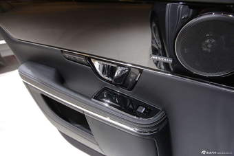 2015款捷豹XJL巴黎车展实拍