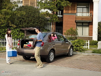 2011款铃木天语SX4尚悦