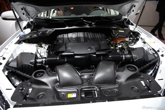 2014年第12届广州国际车展 图为：捷豹XJL剑桥限量版