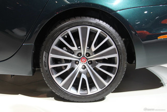 2016北京车展实拍：捷豹XJL