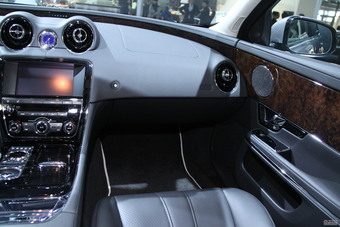 捷豹XJ全景商务车