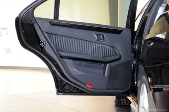 2012款奔驰E级实拍