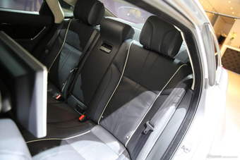 2015款捷豹XJL巴黎车展实拍