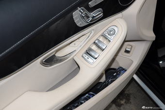 2015款奔驰C级C200L 2.0T自动运动版