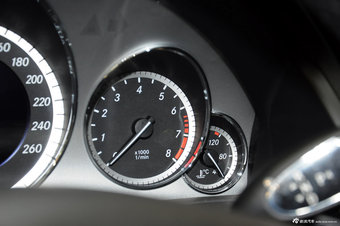 2012款奔驰E级实拍