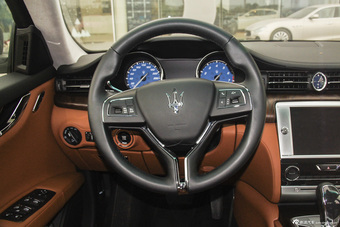 2013款总裁 3.0T自动V6标准型