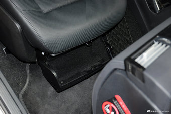 2012款奔驰E级实拍