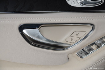 2015款奔驰C级C200L 2.0T自动运动版