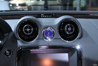 捷豹XJ全景商务车