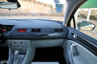 2012款C5东方之旅纪念版2.3L自动尊贵型