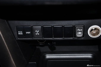 2015款RAV4 2.0L CVT四驱风尚版
