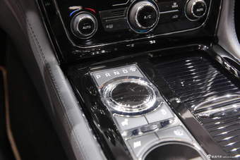 2015款捷豹XJL巴黎车展实拍