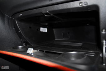 2012款雪铁龙C2 1.6升自动挡乘坐空间