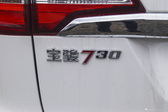 2016款宝骏730 1.5L手动豪华型7座