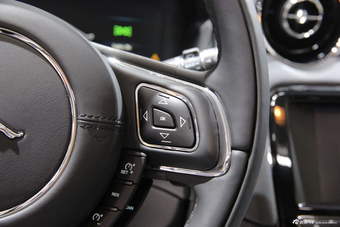 2015款捷豹XJL巴黎车展实拍