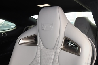 2016款雷克萨斯RC F 5.0L碳纤维版