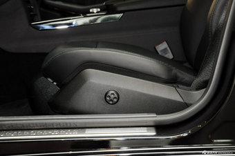 2012款奔驰E级实拍