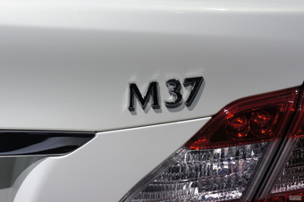 英菲尼迪M37