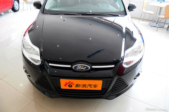 2012款新福克斯三厢实拍