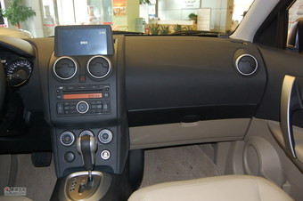 2011款逍客2.0L两驱CVT XV雷