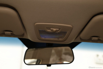 2015款宝骏560 1.8L手动精英型