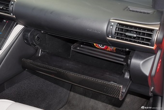 2016款雷克萨斯RC F 5.0L碳纤维版