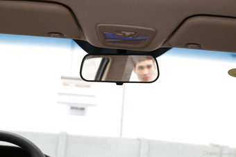 2015款宝骏560 1.8L手动精英型