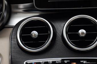 2015款奔驰C级C200L 2.0T自动运动版