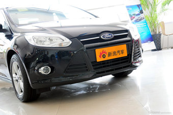 2012款新福克斯三厢实拍