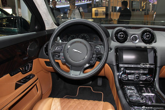 2016北京车展实拍：捷豹XJL