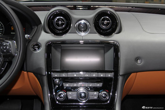 2016北京车展实拍：捷豹XJL