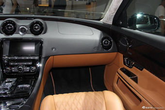 2016北京车展实拍：捷豹XJL