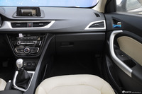 2015款悦翔V7 1.6L 手动乐尚型