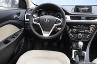 2015款悦翔V7 1.6L 手动乐尚型