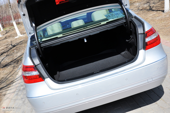 2011款奔驰E200 CGI优雅型空间