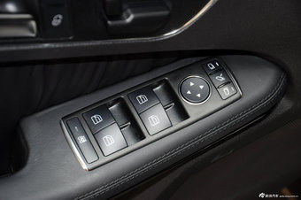 2012款奔驰E级实拍