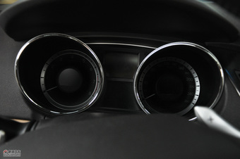 北京现代索纳塔八内饰图