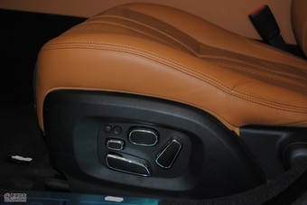 2010款捷豹XJ全景奢华版车辆内饰