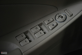 北京现代索纳塔八内饰图