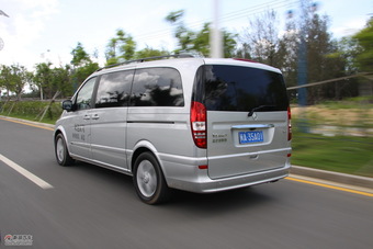 2011款奔驰唯雅诺-动态