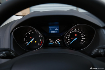 2015款福克斯两厢1.6L手动舒适型